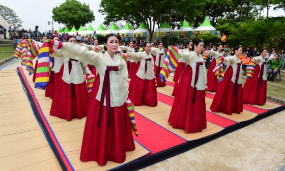 [창원미용학원] 2017 진주논개제 '논개 外 기생 연출' 모습